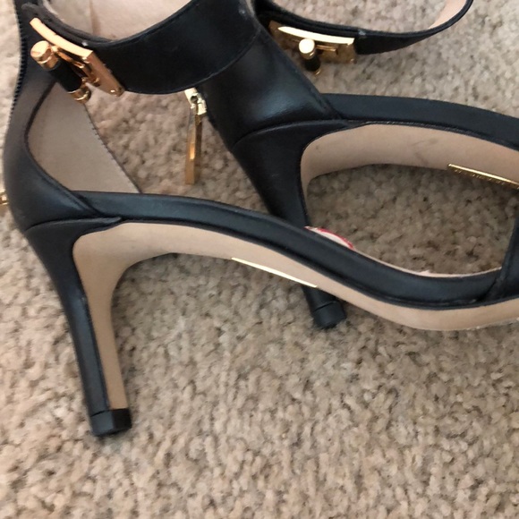 Sandals - Picture 4 of 4